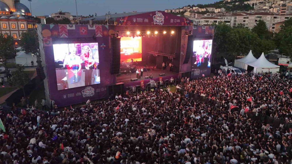 Bursa yarın yokmuş gibi eğlendi