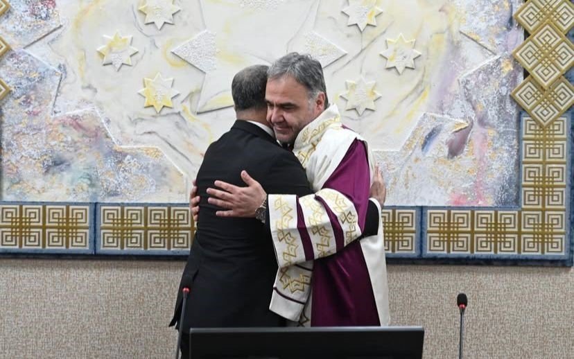 ÇAKÜ’de Rektör Karata görevi teslim aldı
