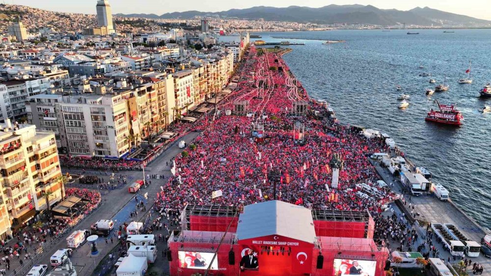 Özgür Özel’in 2 Milyonluk Hayali, Gündoğdu’da 70 Bin Kişilik Gerçekle Buluştu
