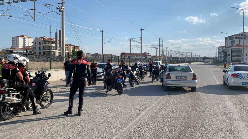 15 Yaşındaki Sürücü Polisten Kaçarken Duvara Çarptı