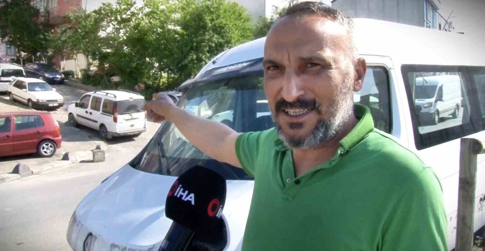 Park halindeki servis minibüsünü aküsünden tamponuna kadar söktüler