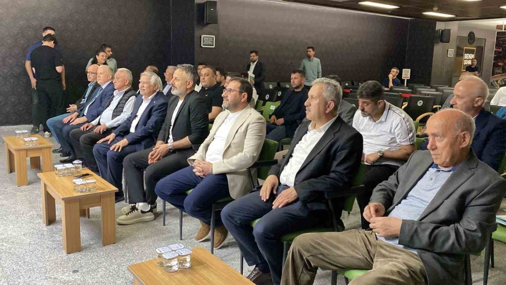 Konyaspor yönetimi devam etmeye değil, dışarıdan desteklemeye talip