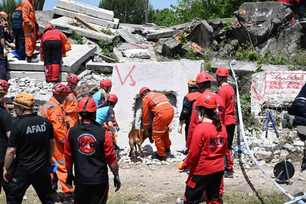 Depremin senaryosuna bile 13 ilden destek ekip geldi