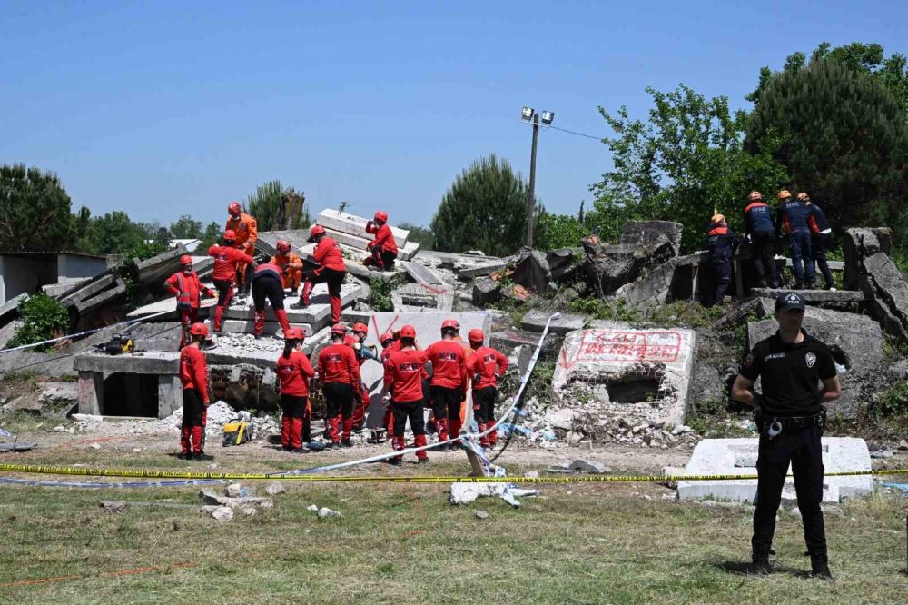 Depremin senaryosuna bile 13 ilden destek ekip geldi
