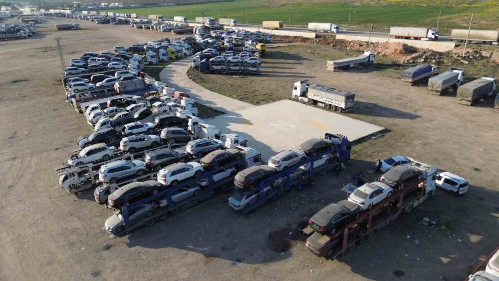 Hataylı 3 tır şoförünün araçlarına Çin'de mafya el koydu