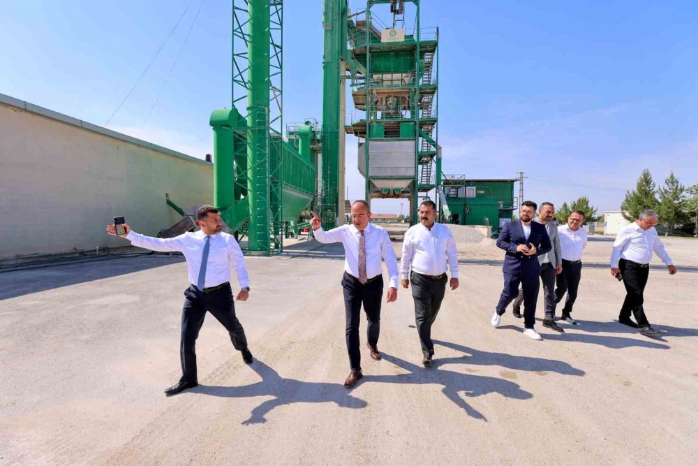 Meram’da Yaz Sezonu Asfalt Çalışmaları Hız Kesmiyor