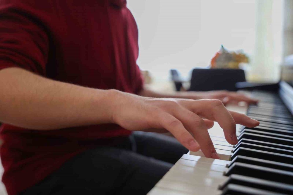 Genç Piyanist Can Bali, London College of Music’ten 98 Puanla Kabul Aldı