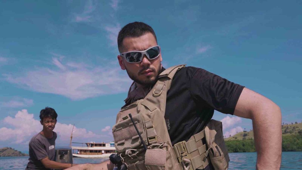 Komodo Ejderi Saldırısında Kolunu Kaybeden Çocuğa Türk Belgesel Ekibinden Yardım Eli