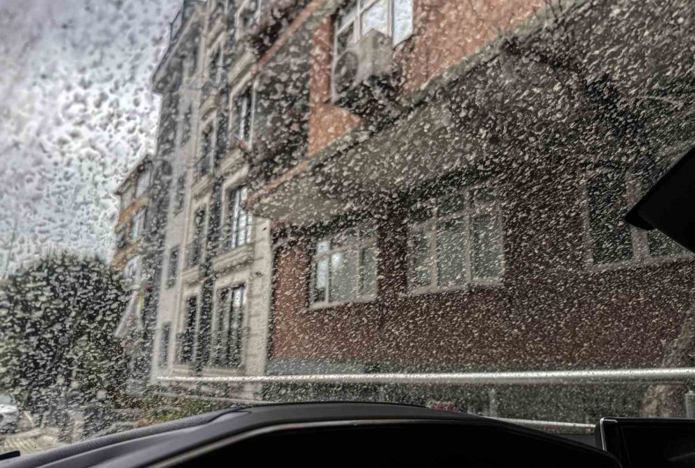 İstanbul’a çamur yağdı