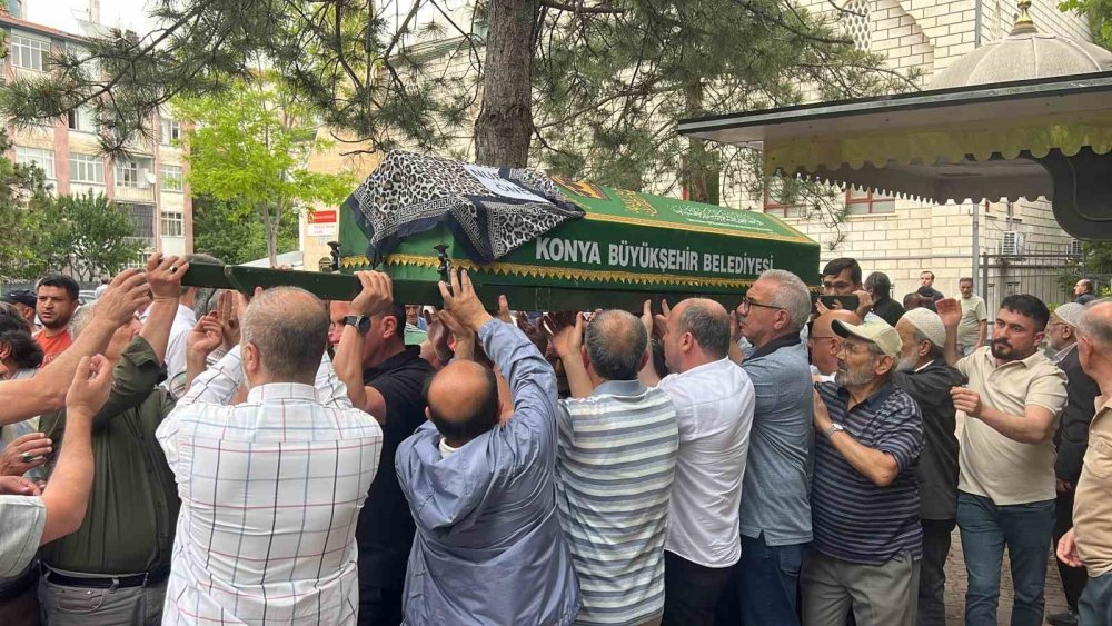 Konya'da kocası tarafından öldürülen kadın son yolculuğuna uğurlandı