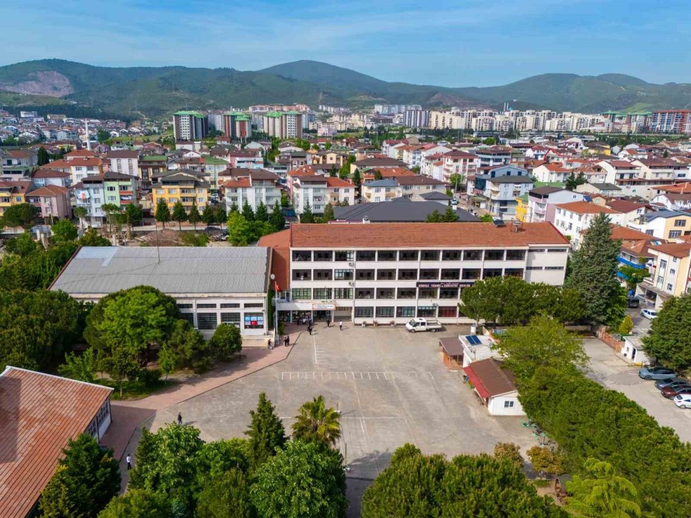 Körfez Mesleki ve Teknik Anadolu Lisesi Yılda 5 Milyon TL Ciroya Ulaşıyor
