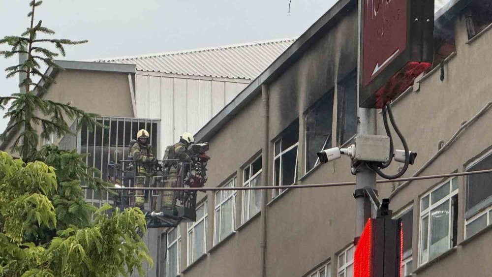 Mesaiye hazırlanan tekstil fabrikasında yangın