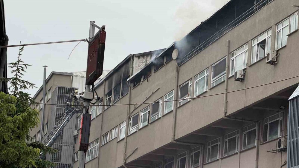 Mesaiye hazırlanan tekstil fabrikasında yangın