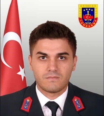 Jandarma Astsubay Emre Polat, suçluyu kovalarken şehit oldu