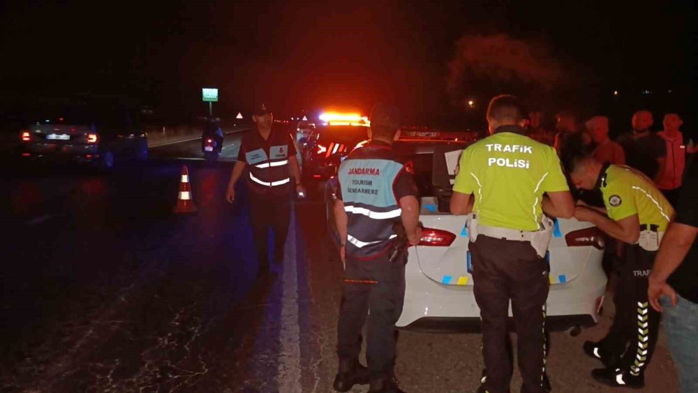 Yayaya otomobil çarptı, ilk müdahale ışıkta bekleyen ambulanstan geldi