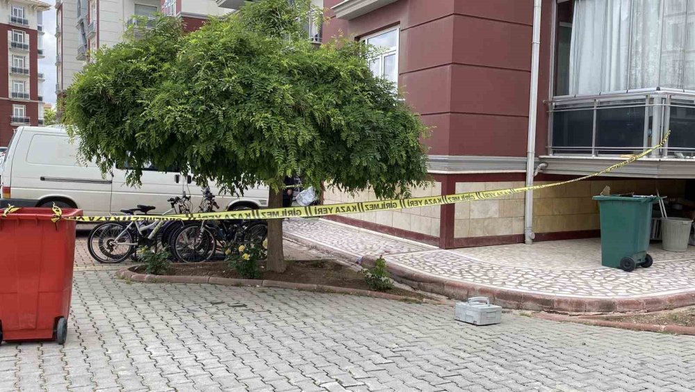Konya’da Feci Kaza: Minik Çocuk 5. Kattan Beton Zemine Düştü