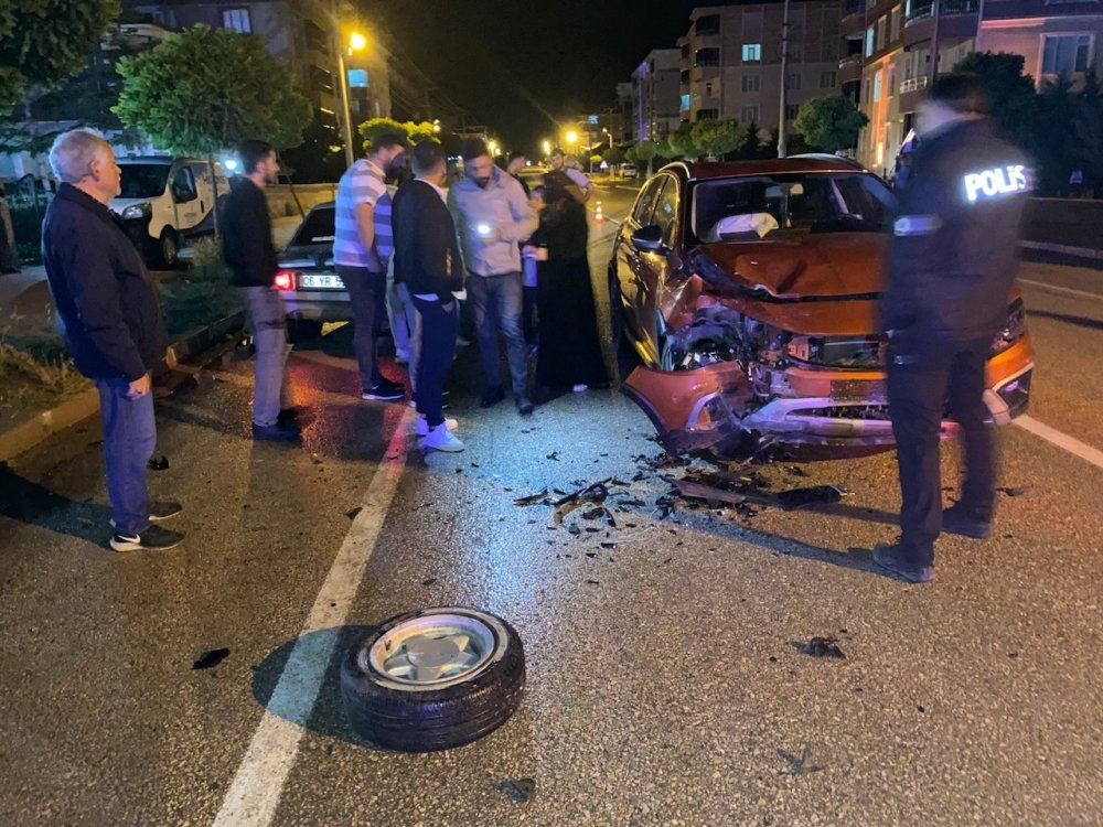 Yağmur yağdı asfalt ıslandı Konya'da kazalar durmadı