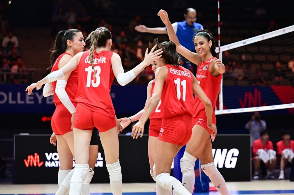 Filenin Sultanları, VNL’ye galibiyetle başladı: Fransa'yı 3-1 yendik