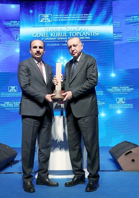 Altay’dan TDBB polemiklerine sert yanıt: “Türk dünyasına vefasızlık yapılıyor”