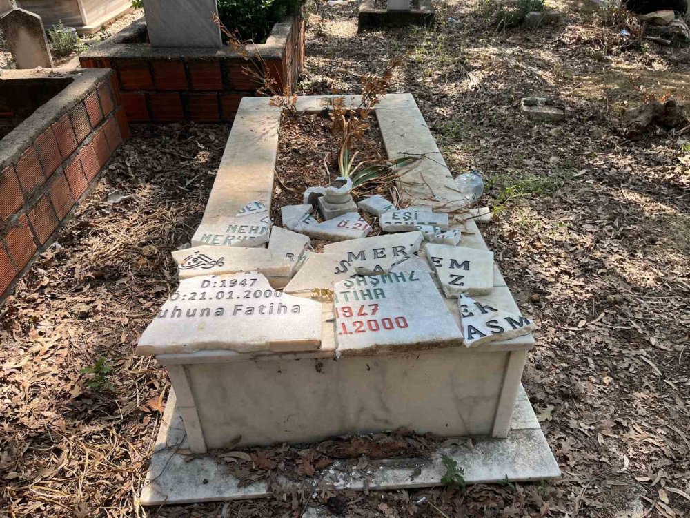 Mezar taşlarına çirkin saldırı: 12 mezar tahrip edildi, 1 kişi gözaltında