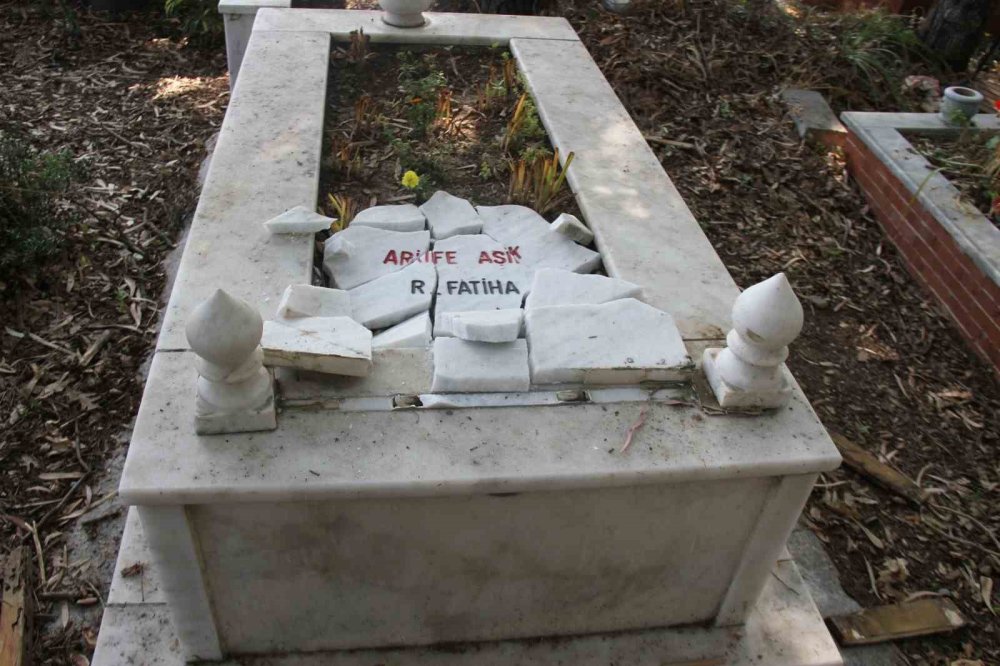 Mezar taşlarına çirkin saldırı: 12 mezar tahrip edildi, 1 kişi gözaltında