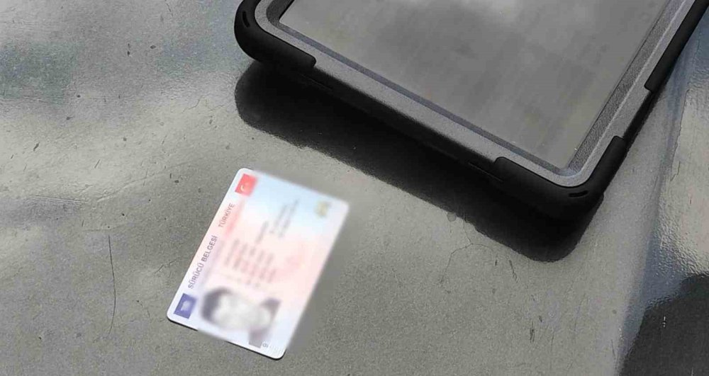Sahte ehliyetle yakalandı: Yabancı uyruklu sürücü gözaltına alındı
