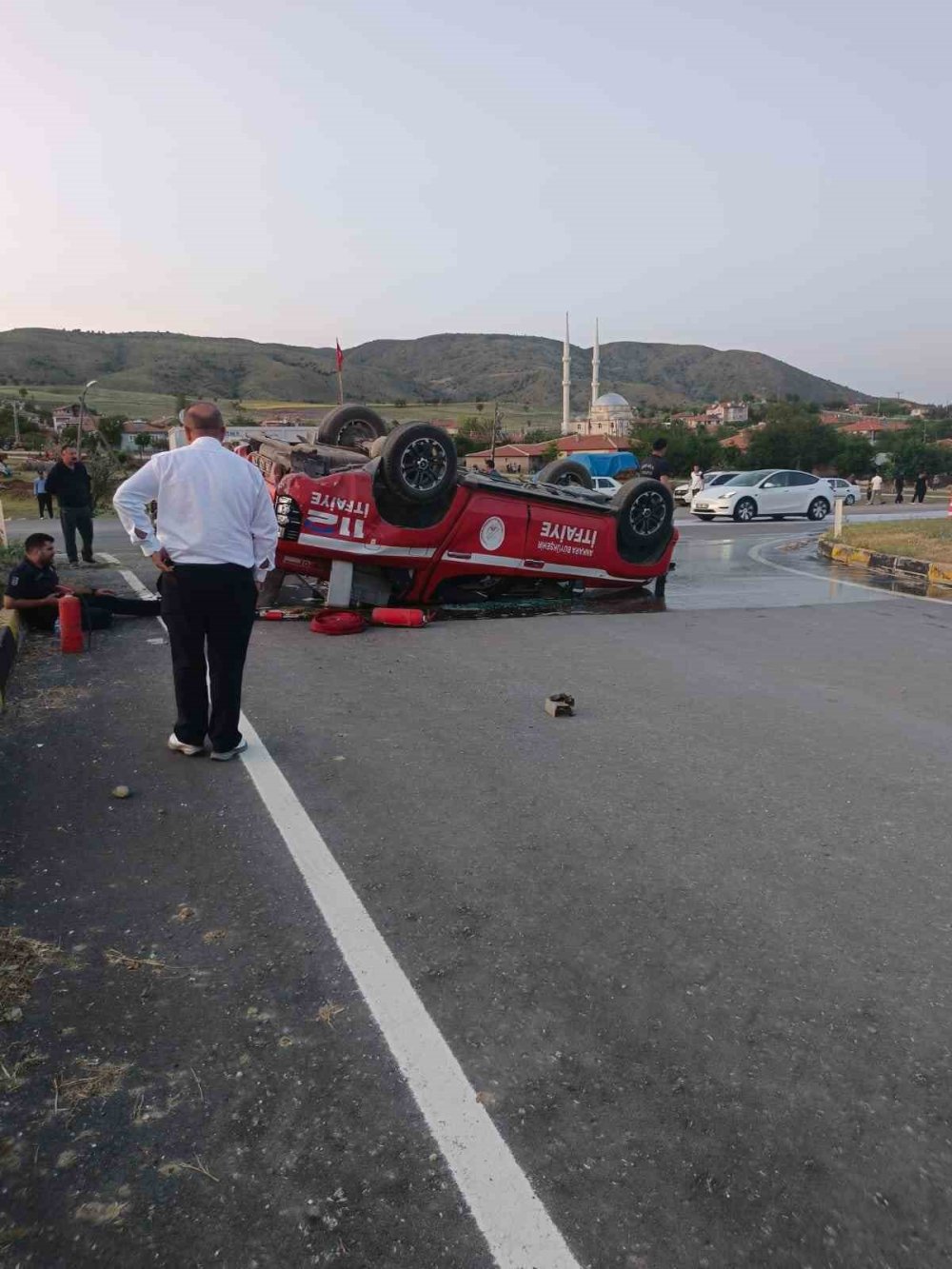 Akyurt'ta itfaiye aracı takla attı