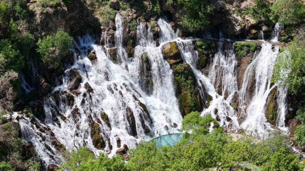Gümüşhane’nin saklı cennetlerini dünyaya tanıtıyor