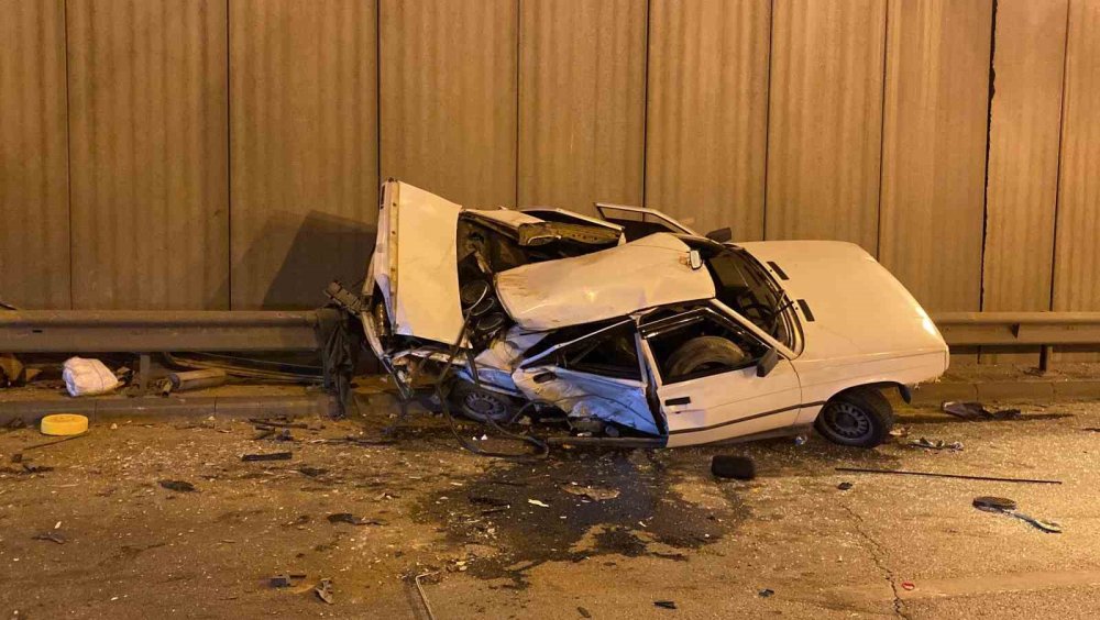 Konya’da Aşırı Hız Faciası: Karşı Şeride Geçen Otomobil 2 Araca Çarptı