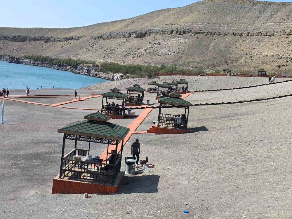 Konya'nın Volkanik Sahili: Acıgöl Beach