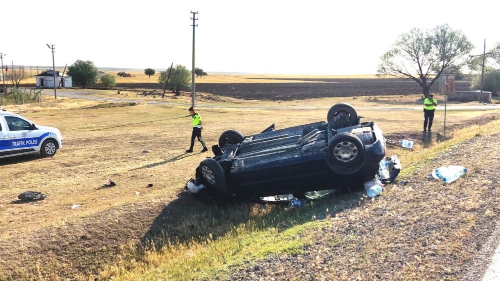 Kulu’da 85 yaşındaki sürücü virajı alamayınca takla attı