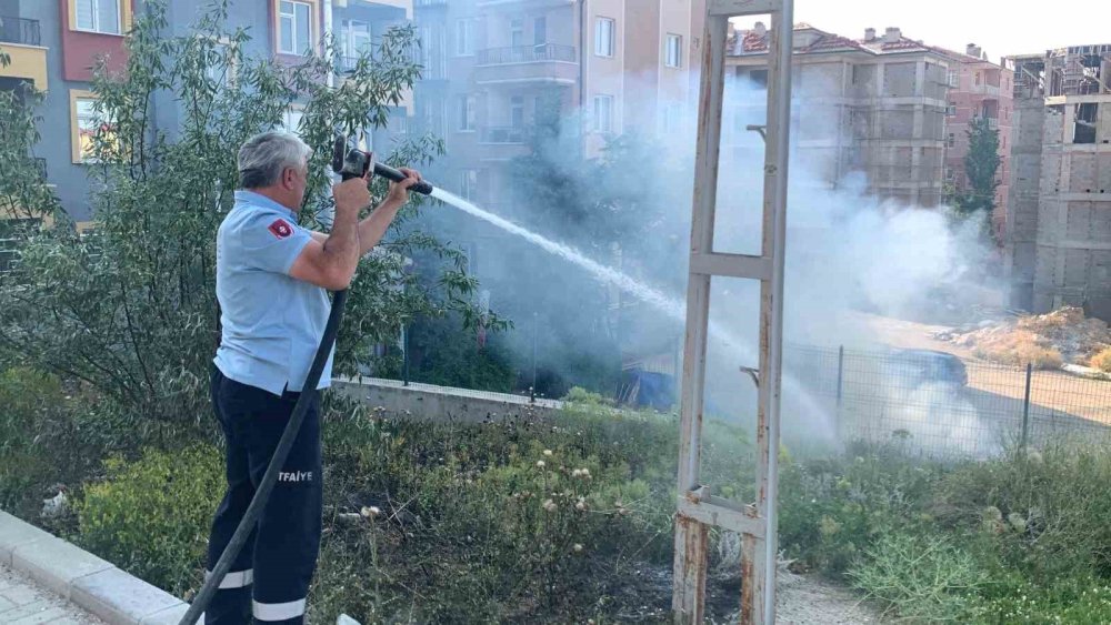 Karaman'da Büyük Yangın Tehlikesi: Evler Son Anda Kurtuldu