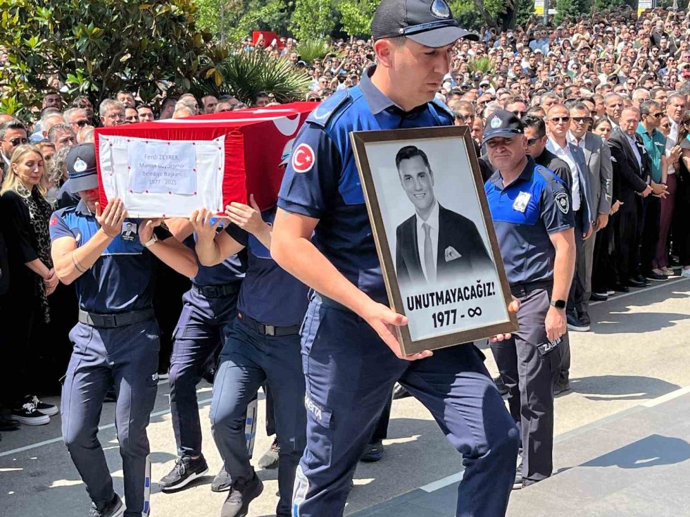 Manisa Büyükşehir Belediye Başkanı Ferdi Zeyrek Son Yolculuğuna Uğurlandı
