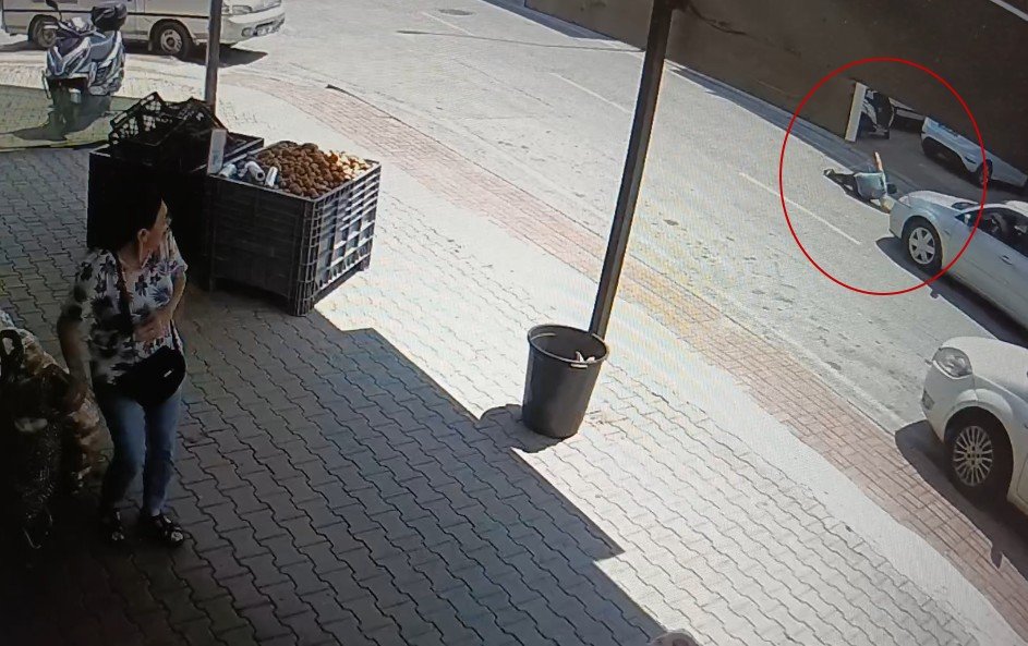 İğneden korkan çocuk ambulansa binmemek için çırpındı