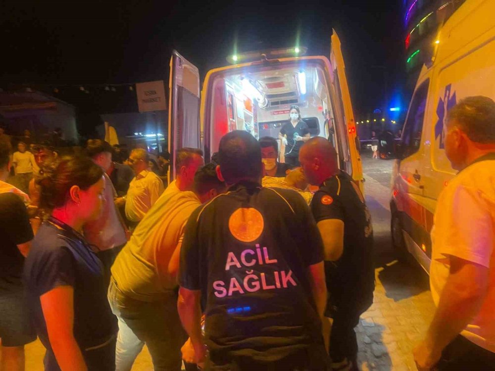 Alanya'da 5 Yıldızlı Otelde Korkutan Yangın: 622 Turist Tahliye Edildi