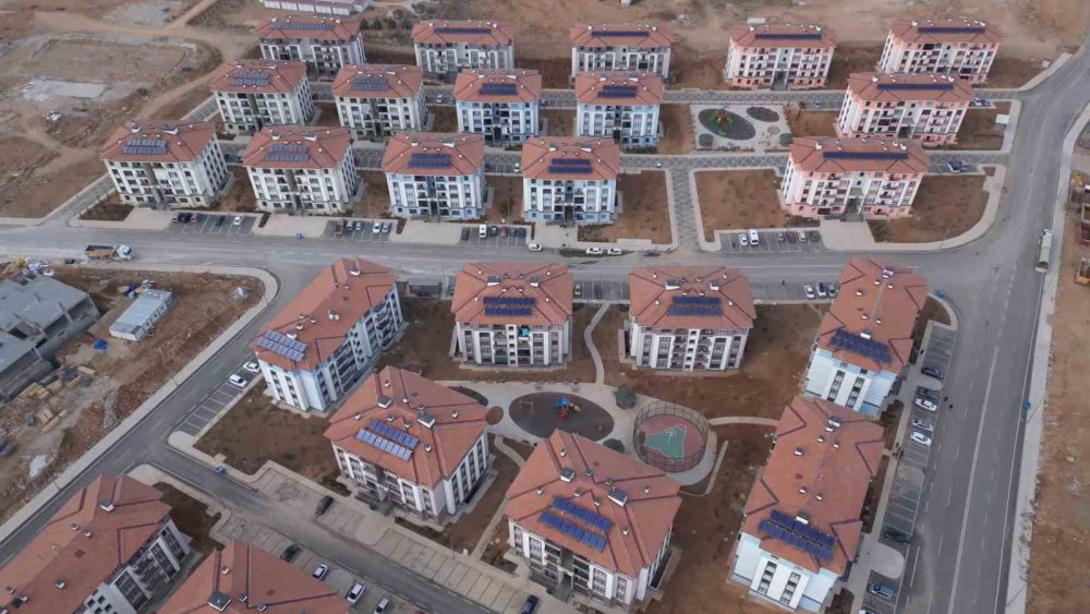 Bakan Kurum, Malatya’da tamamlanan konutları paylaştı