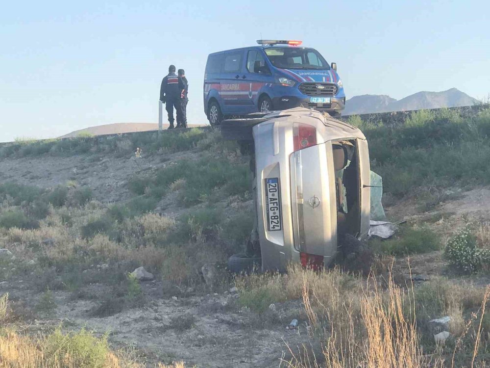 Konya'da Otomobil Takla Attı: 3 Kişi Yaralandı