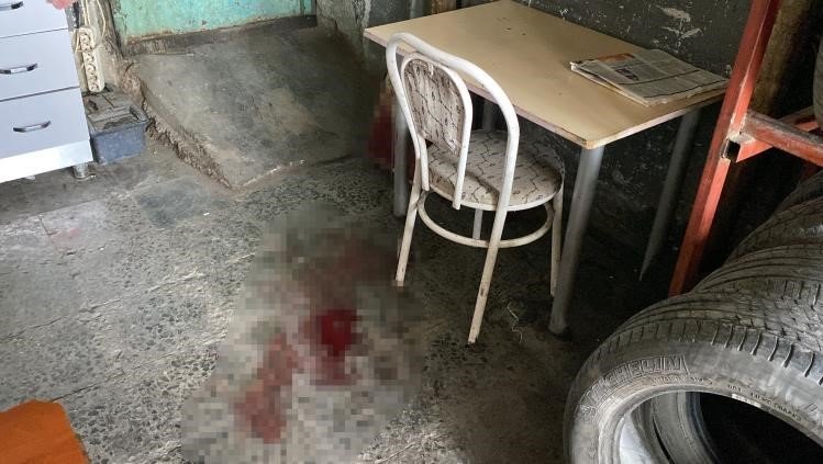 Tamirhanede sandalyeden düşen adam yaşamını yitirdi