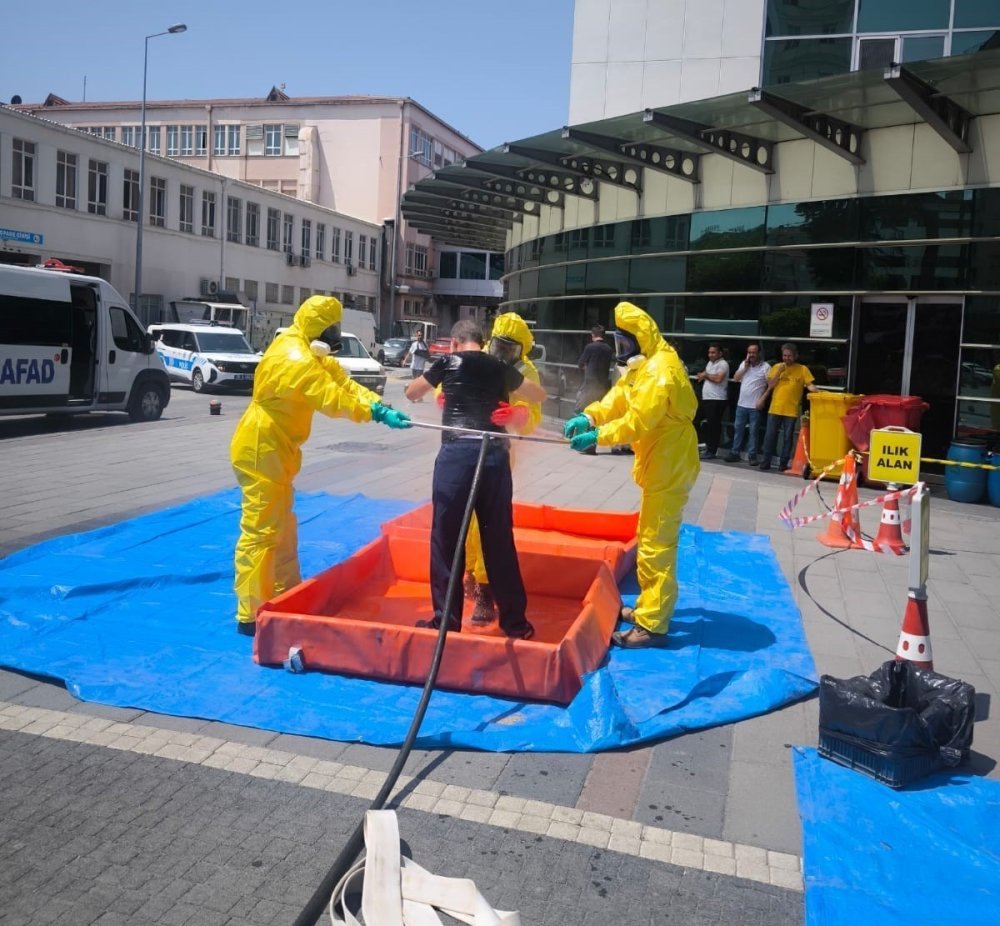 Hastanede KBRN Tatbikatı Gerçekçi Senaryoyla Tamamlandı