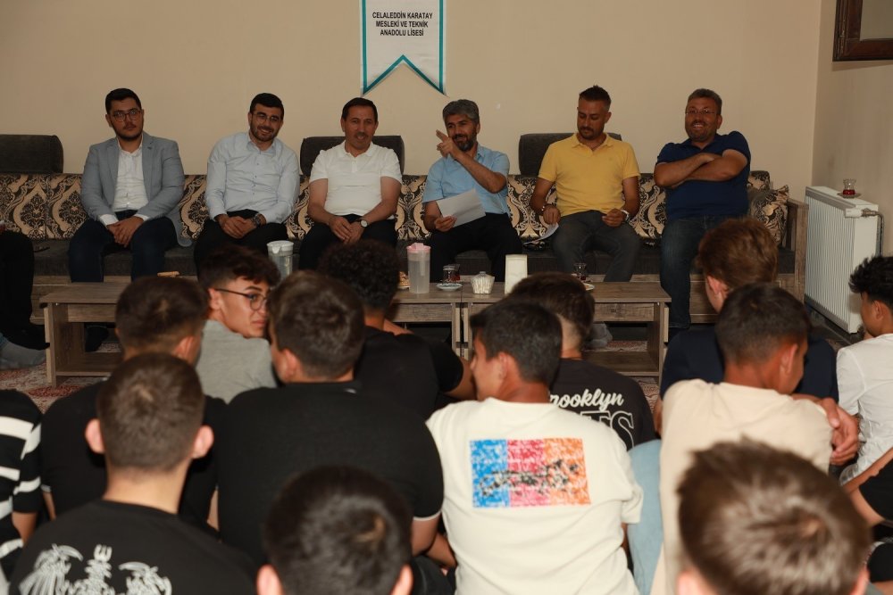 Başkan Kılca öğrencileri kırmadı, okula destek sözü verdi