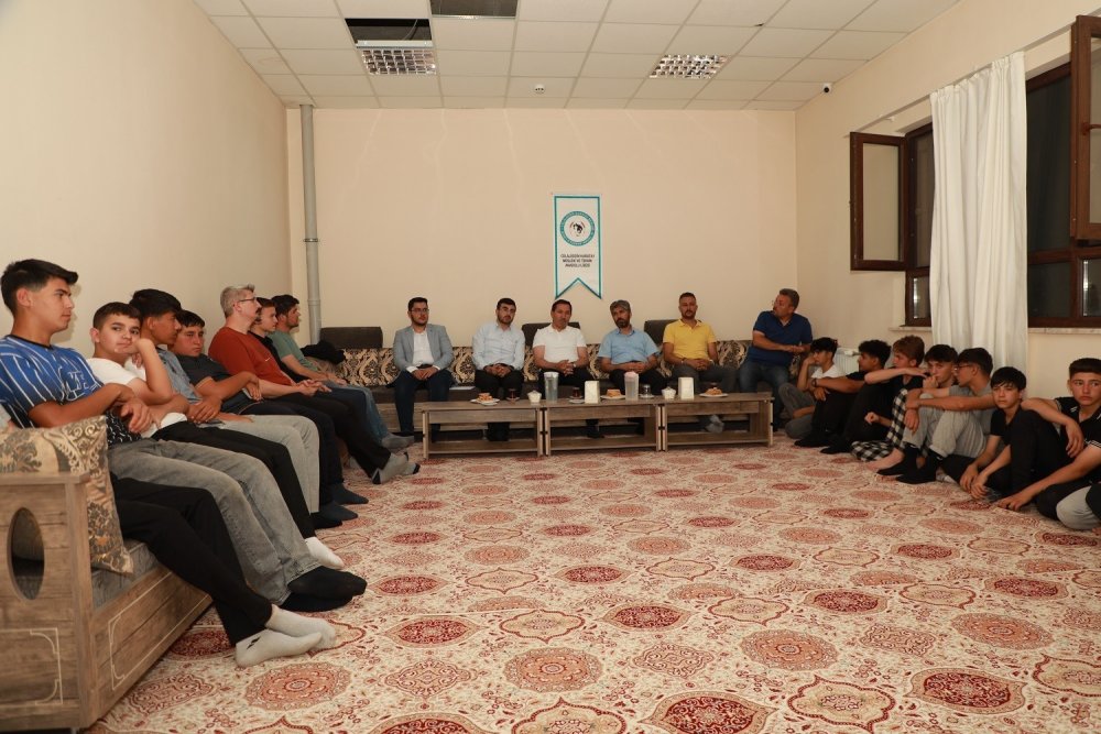 Başkan Kılca öğrencileri kırmadı, okula destek sözü verdi