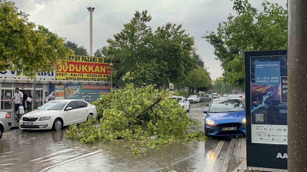 Konya'yı sel vurdu! Kırsalda toprak taşındı, binaları su bastı
