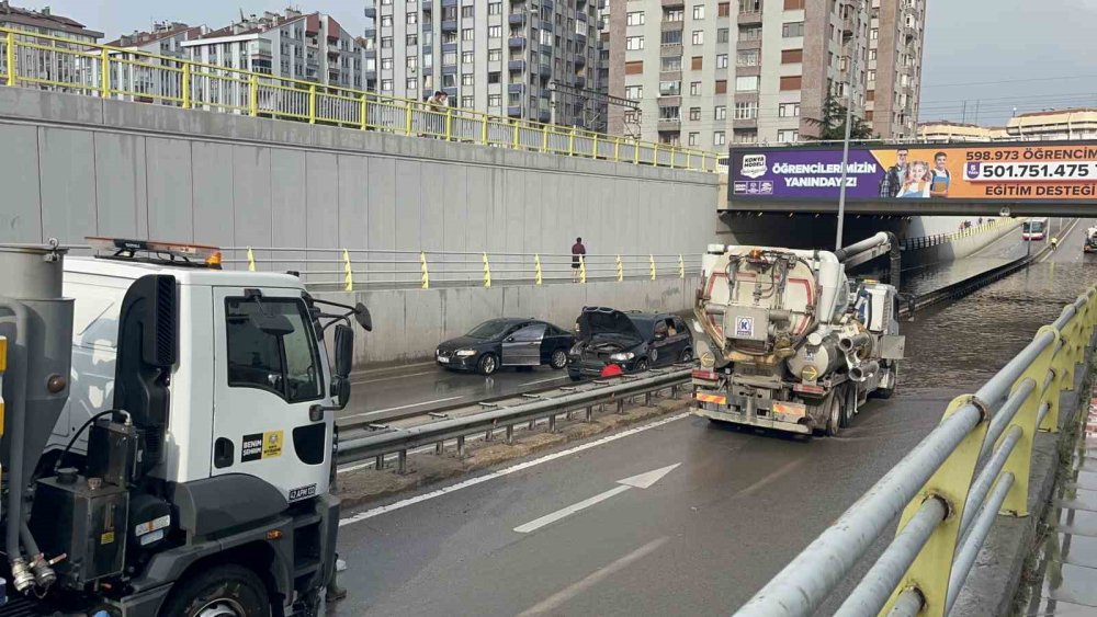 Konya'yı sel vurdu! Kırsalda toprak taşındı, binaları su bastı