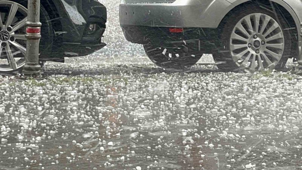 Konya'yı sel vurdu! Kırsalda toprak taşındı, binaları su bastı