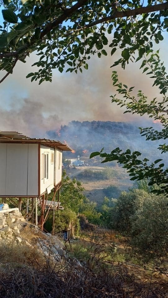 Hatay'dan yükselen dumanlara acil müdahale