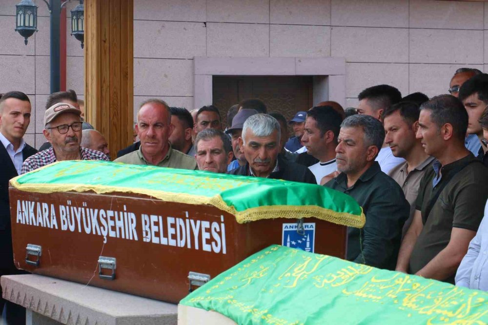 Salda'da boğulan baba-oğula Ankara'da gözü yaşlı cenaze