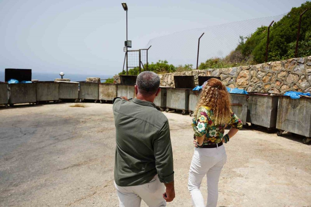 Alanya Belediyesi meydanı boş bırakmıyor