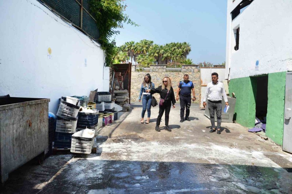 Alanya Belediyesi meydanı boş bırakmıyor