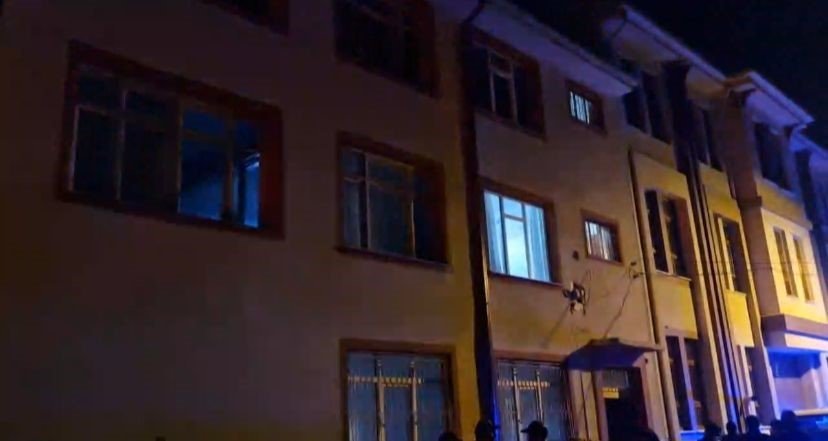 Konya’da Gece Yarısı Bıçaklı Kavga: Baba ve İki Oğlu Yaralandı