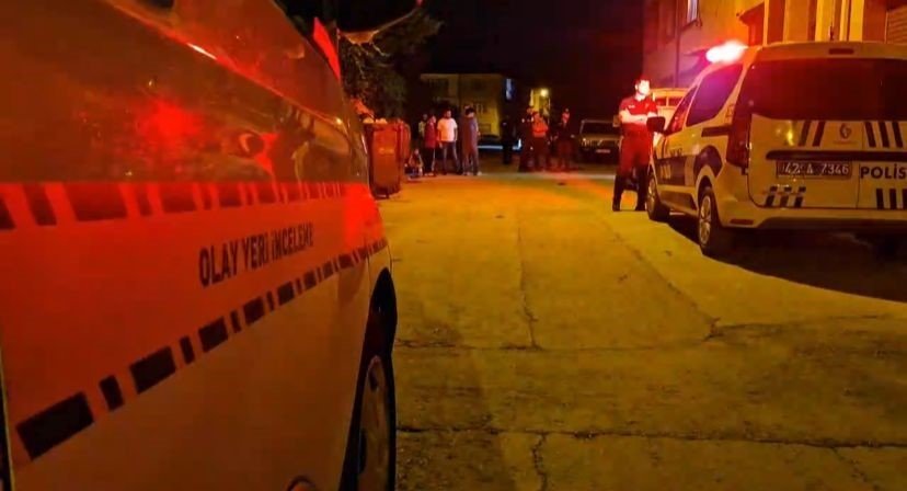 Konya’da Gece Yarısı Bıçaklı Kavga: Baba ve İki Oğlu Yaralandı